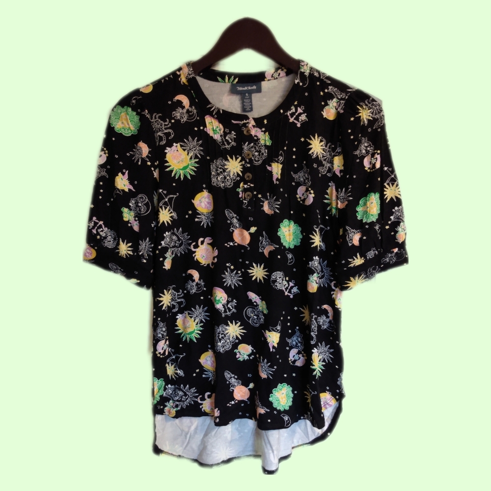 🔴 SALE NWT Modcloth Multicolor Zodiac Sign Print Shirt